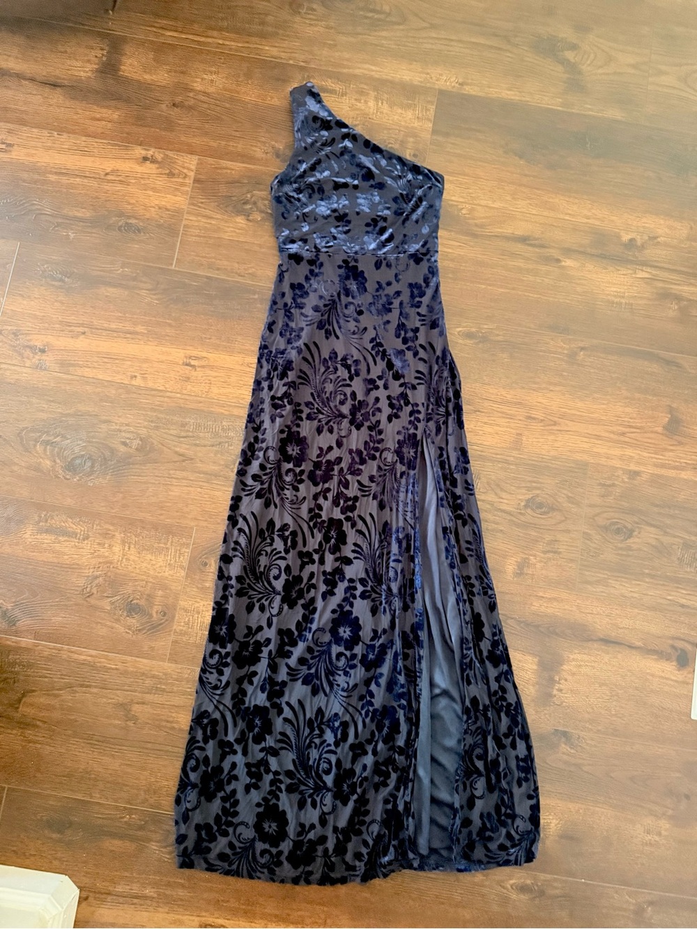 Lulu's One-Shoulder Navy Floral Burnout Velvet Gown